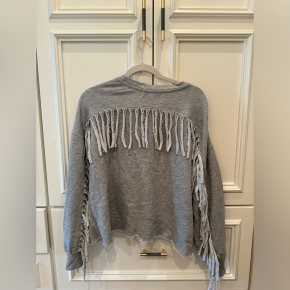 Wildfox Small Grey Fringe Sweatshirt. 🖤⚡️ - Picture 2 of 3